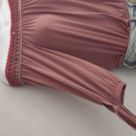 Off the shoulder dusty rose flowy shirt with zig zag embroidery on top. - Picture 3 of 6
